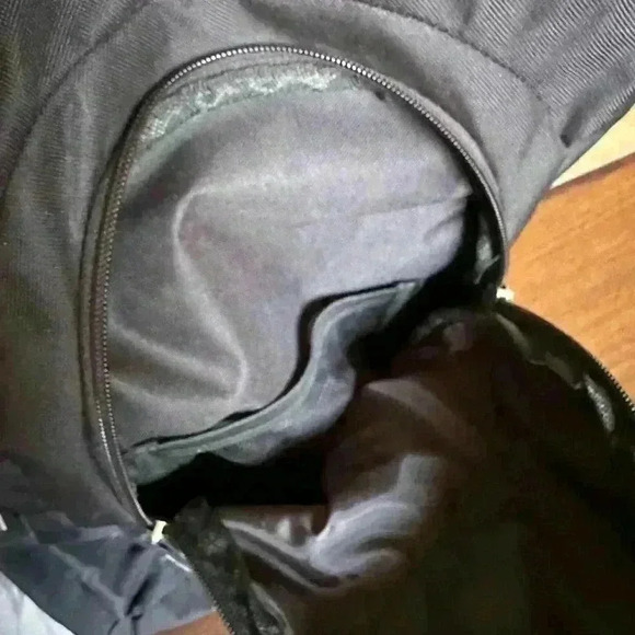 Clutch Baseball Backpack. Double Cage Hooks. Lots Of Pockets. - Picture 4 of 6